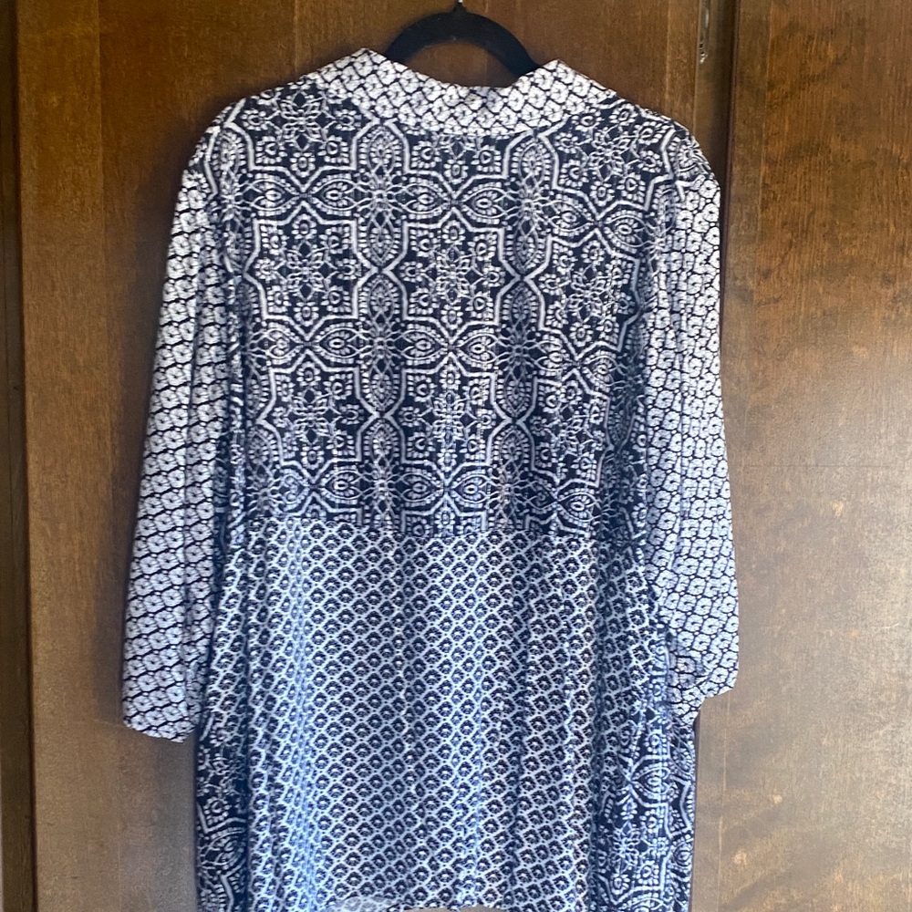 LOGO by Lori Goldstein Black and White Patterned Casual Button Down Shirt - Picture 7 of 11